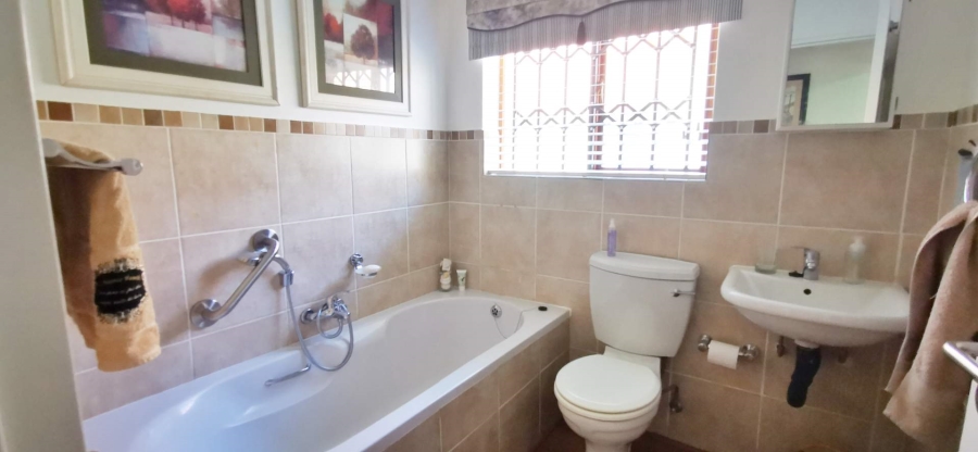 2 Bedroom Property for Sale in Olympus Gauteng