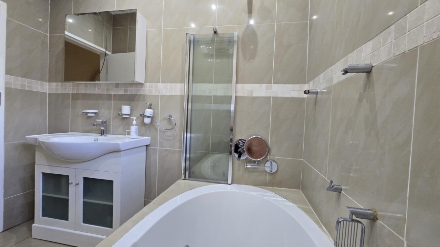 4 Bedroom Property for Sale in Alberante Gauteng