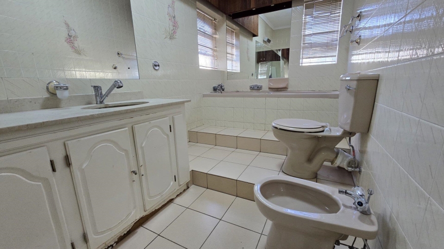4 Bedroom Property for Sale in Alberante Gauteng