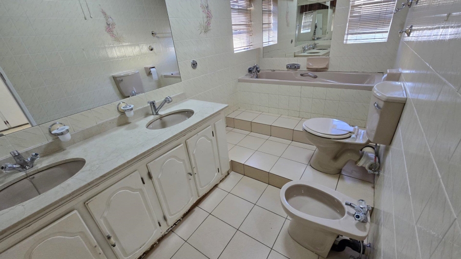 4 Bedroom Property for Sale in Alberante Gauteng