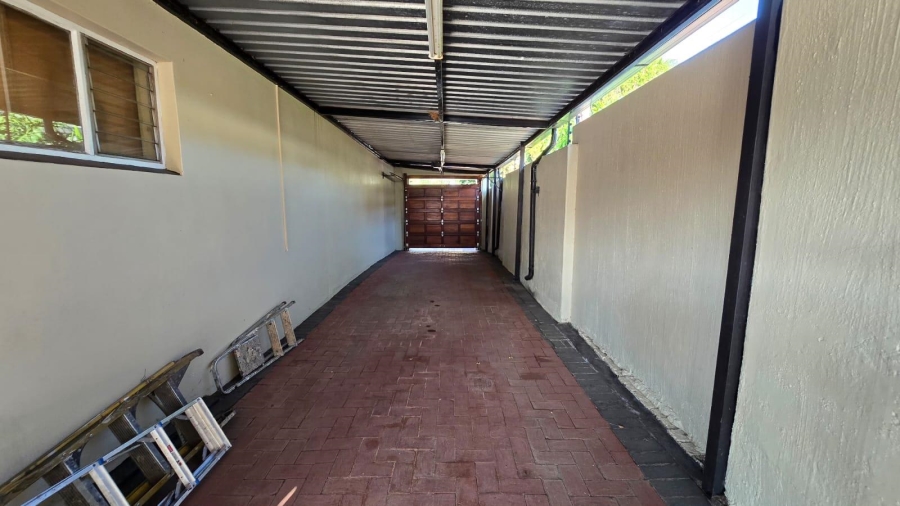 4 Bedroom Property for Sale in Alberante Gauteng