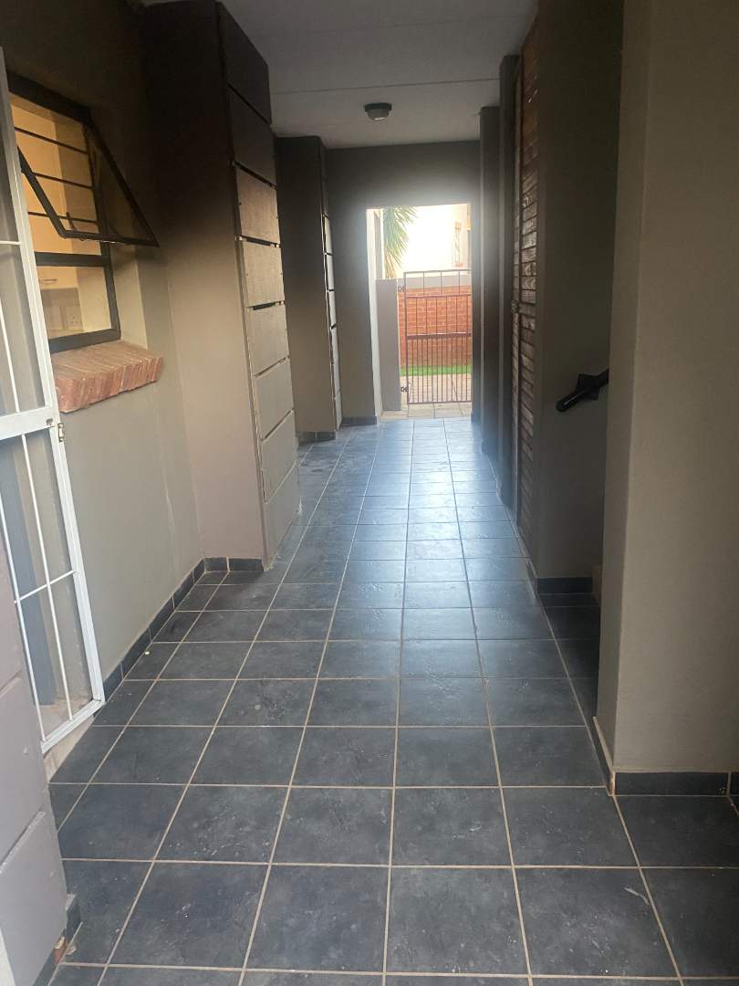 2 Bedroom Property for Sale in Noordheuwel Gauteng