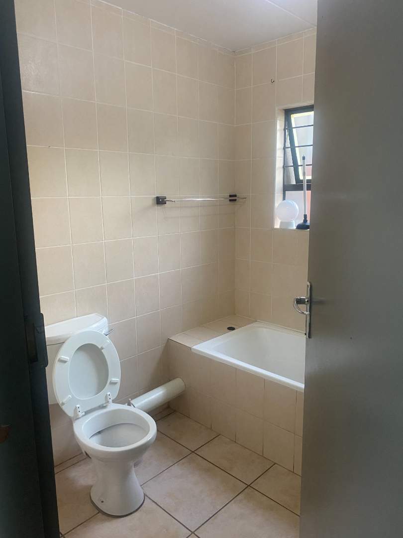 2 Bedroom Property for Sale in Noordheuwel Gauteng