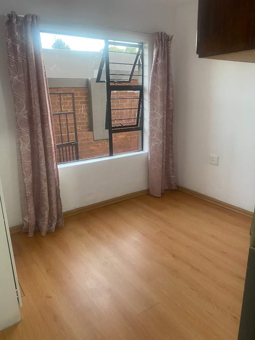 2 Bedroom Property for Sale in Noordheuwel Gauteng