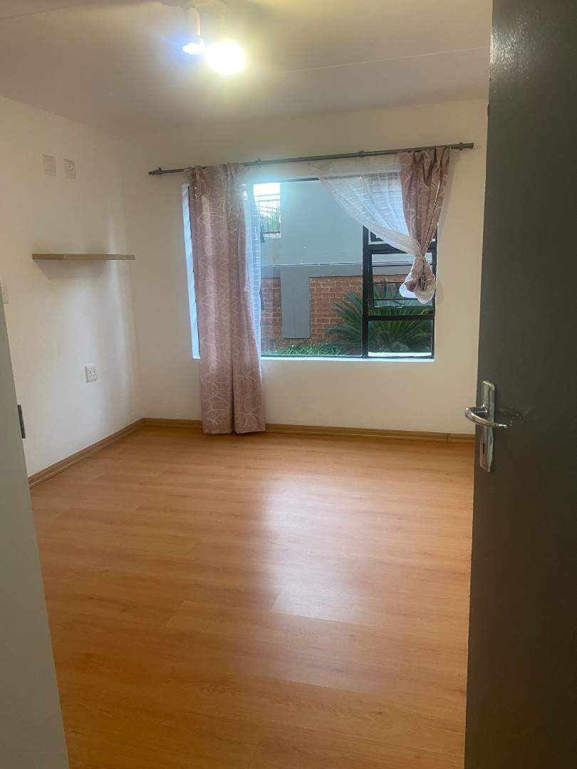 2 Bedroom Property for Sale in Noordheuwel Gauteng