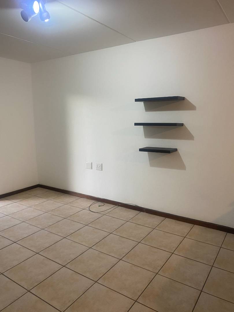 2 Bedroom Property for Sale in Noordheuwel Gauteng