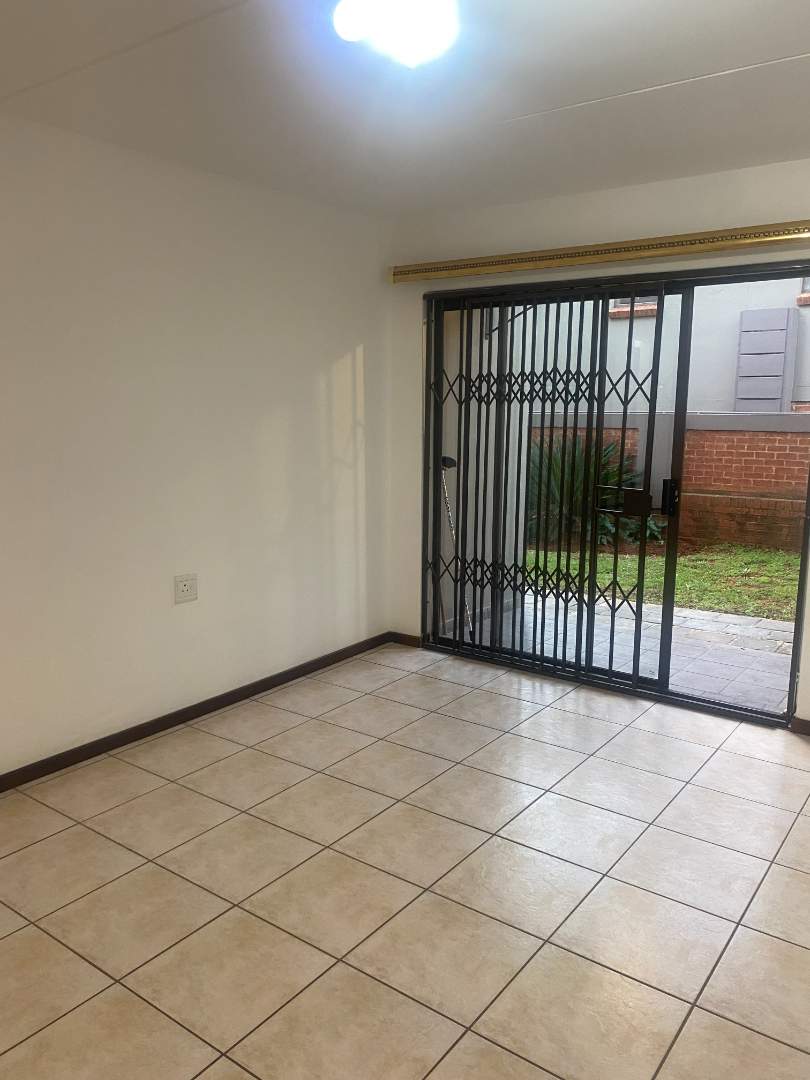 2 Bedroom Property for Sale in Noordheuwel Gauteng