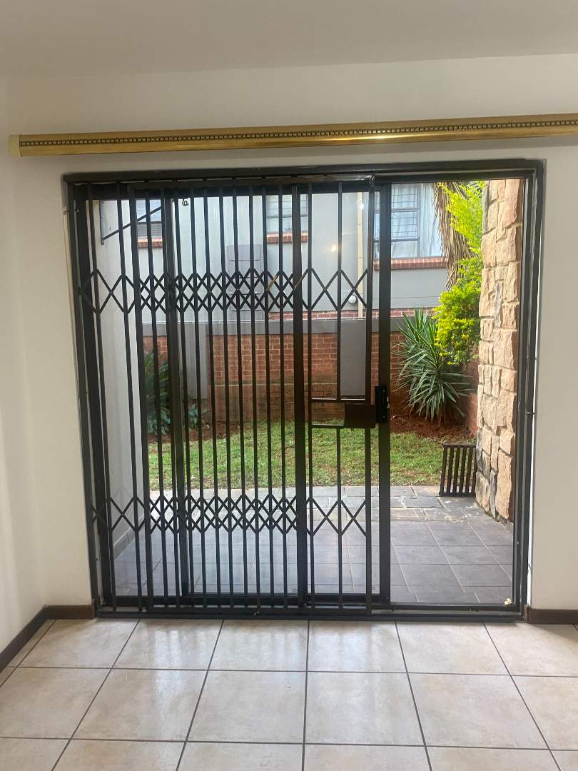 2 Bedroom Property for Sale in Noordheuwel Gauteng