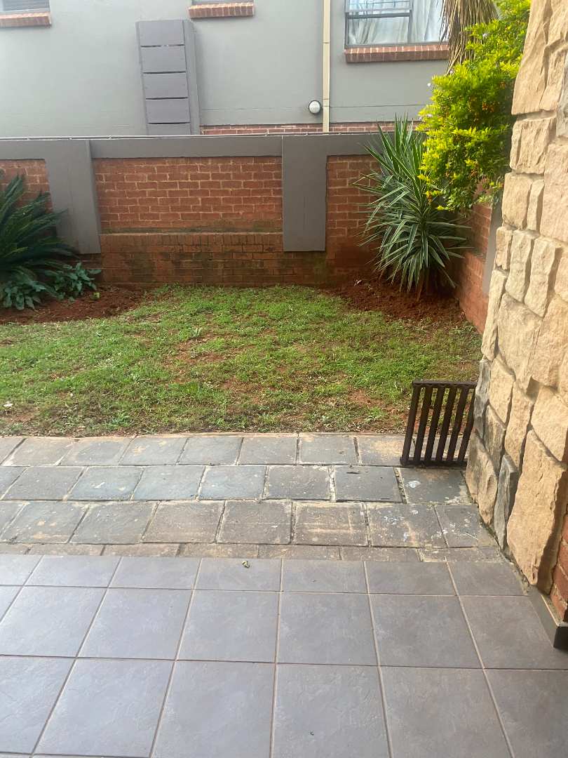 2 Bedroom Property for Sale in Noordheuwel Gauteng