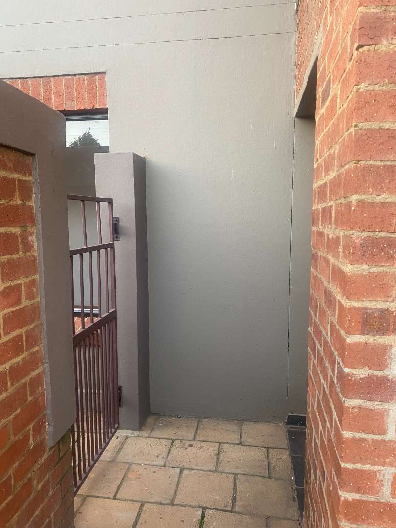 2 Bedroom Property for Sale in Noordheuwel Gauteng