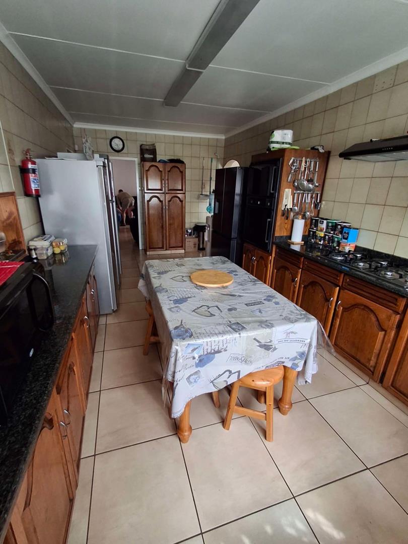 5 Bedroom Property for Sale in Noordheuwel Gauteng