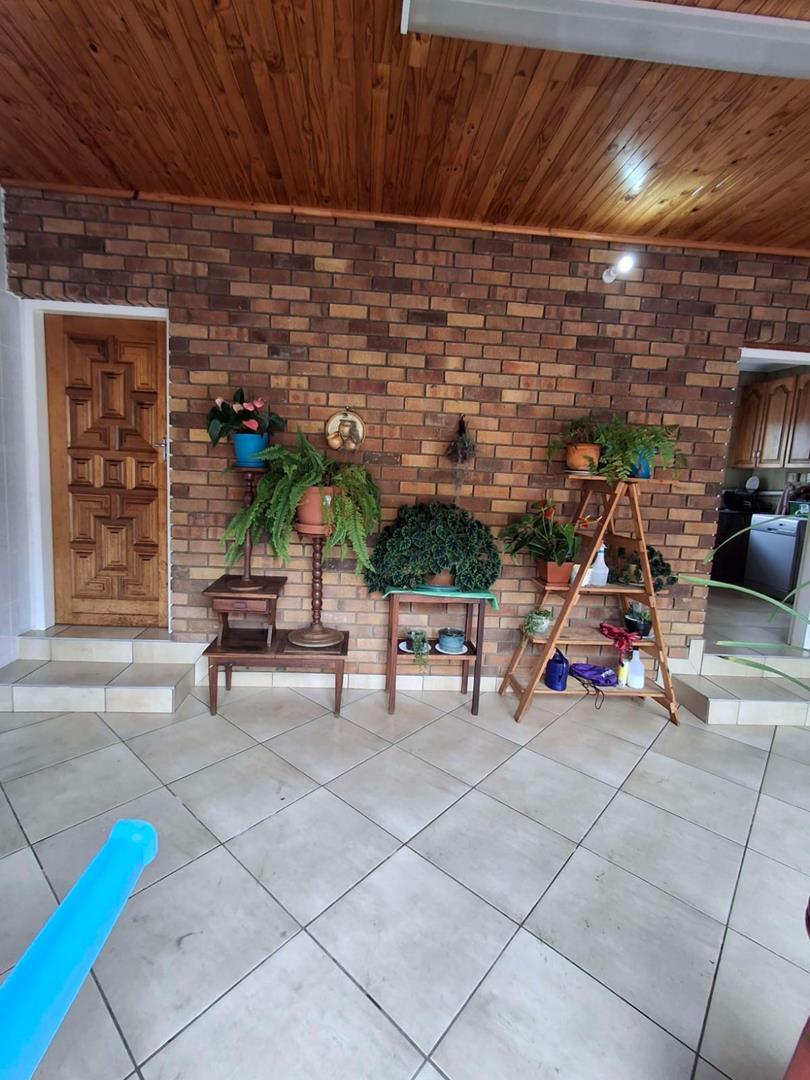 5 Bedroom Property for Sale in Noordheuwel Gauteng