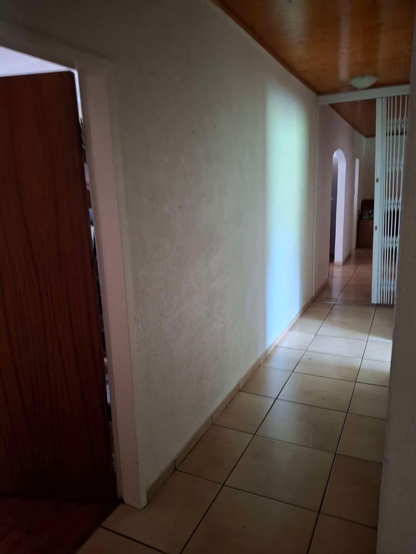 5 Bedroom Property for Sale in Noordheuwel Gauteng