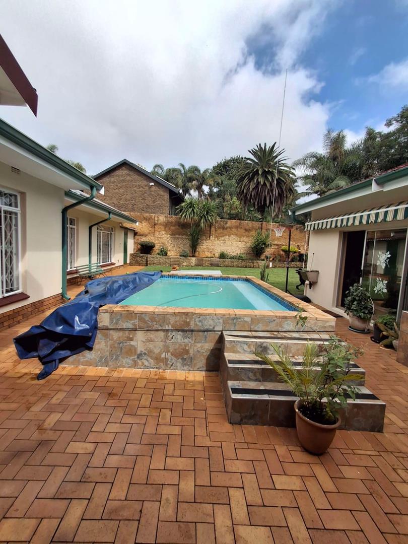 5 Bedroom Property for Sale in Noordheuwel Gauteng