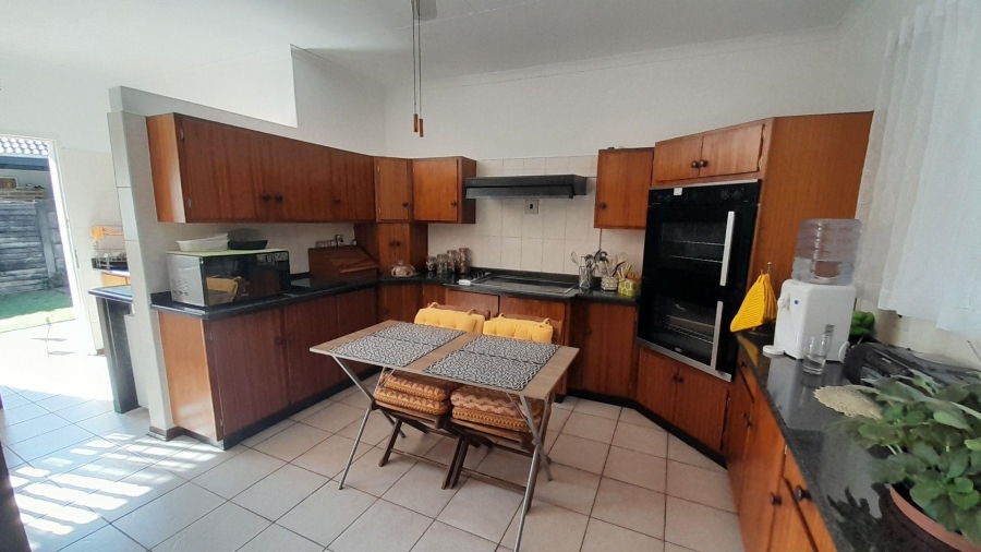 4 Bedroom Property for Sale in Glen Marais Gauteng