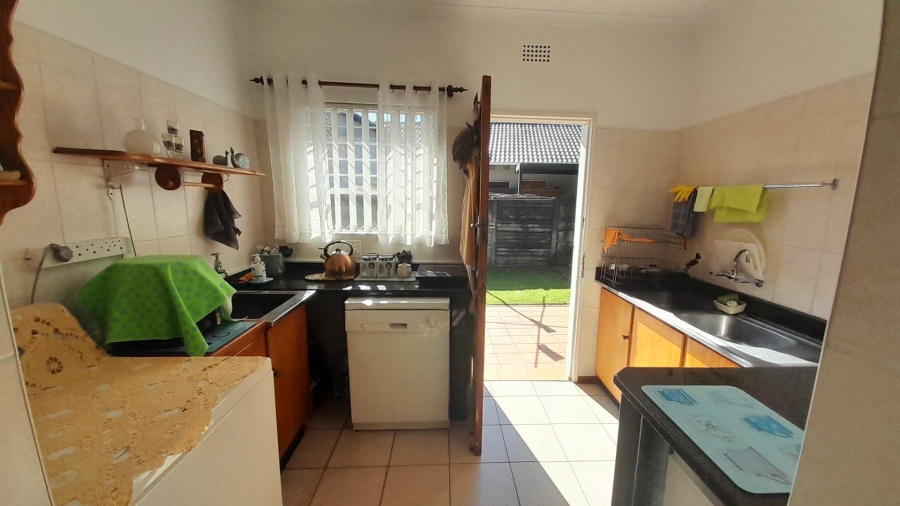 4 Bedroom Property for Sale in Glen Marais Gauteng