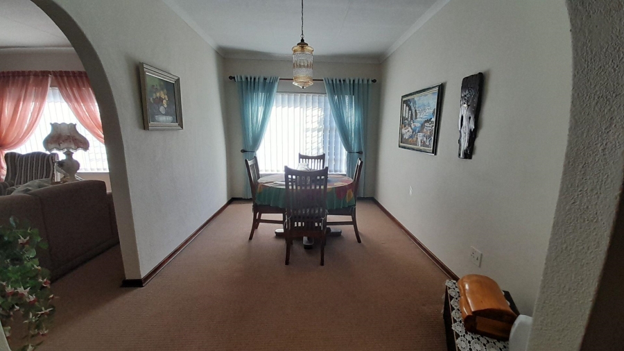 4 Bedroom Property for Sale in Glen Marais Gauteng