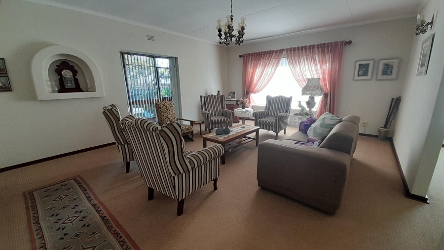 4 Bedroom Property for Sale in Glen Marais Gauteng