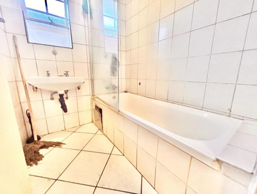 3 Bedroom Property for Sale in Die Hoewes Gauteng