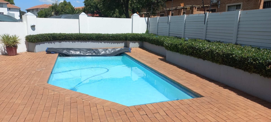 To Let 2 Bedroom Property for Rent in Groenkloof Gauteng