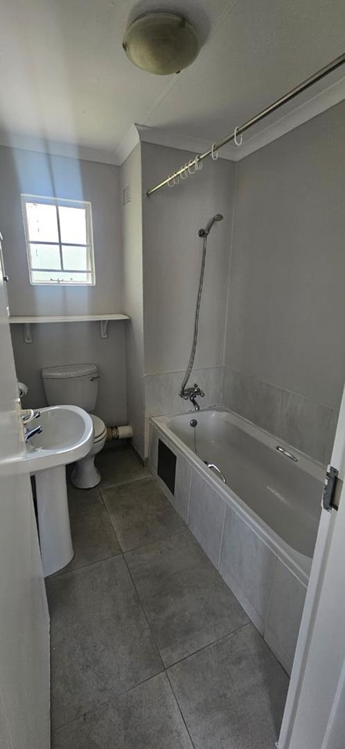 To Let 2 Bedroom Property for Rent in Groenkloof Gauteng