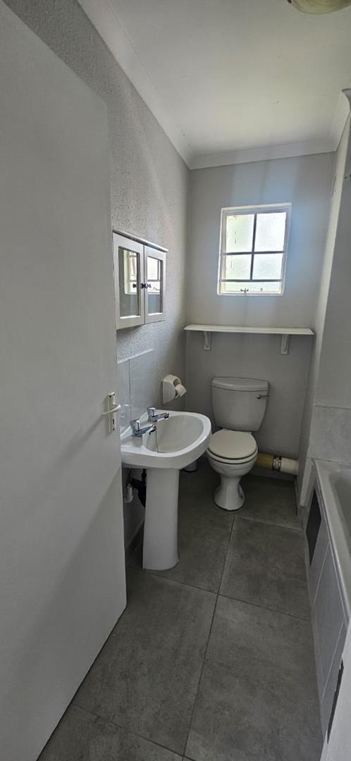 To Let 2 Bedroom Property for Rent in Groenkloof Gauteng