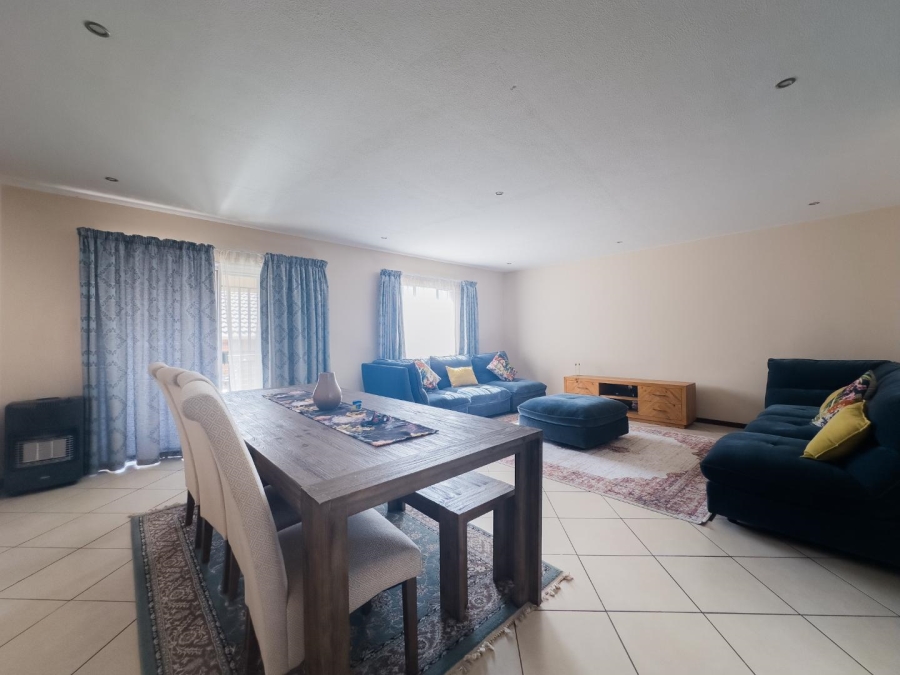 4 Bedroom Property for Sale in Mooikloof Ridge Gauteng