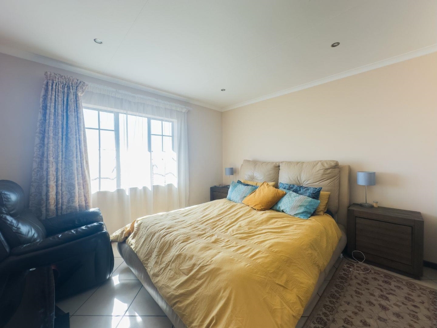 4 Bedroom Property for Sale in Mooikloof Ridge Gauteng