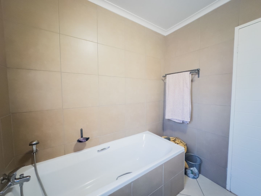 4 Bedroom Property for Sale in Mooikloof Ridge Gauteng