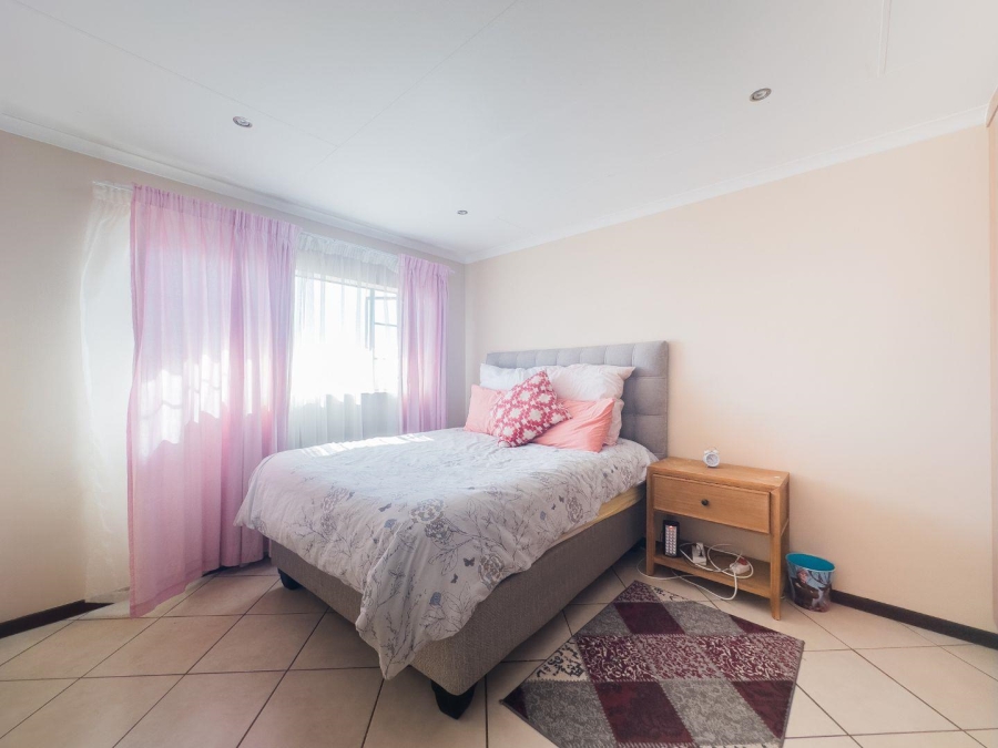4 Bedroom Property for Sale in Mooikloof Ridge Gauteng