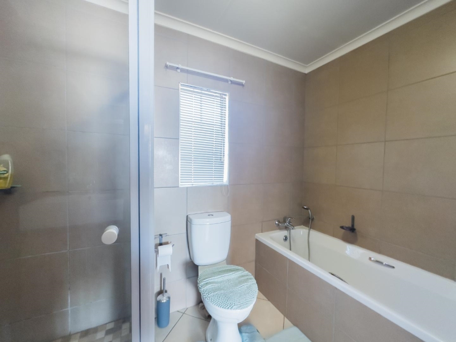 4 Bedroom Property for Sale in Mooikloof Ridge Gauteng
