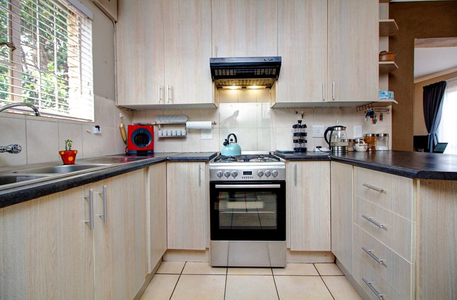 3 Bedroom Property for Sale in Wilgeheuwel Gauteng