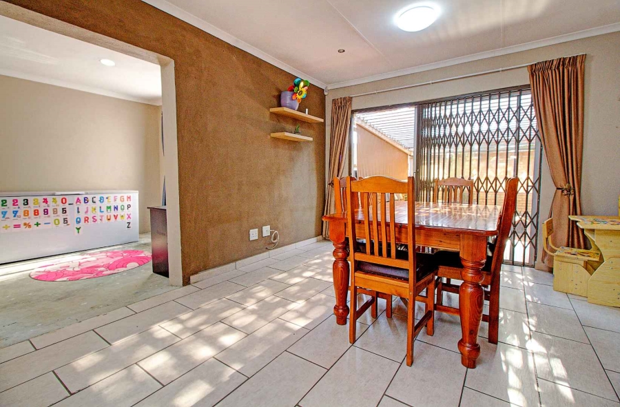3 Bedroom Property for Sale in Wilgeheuwel Gauteng