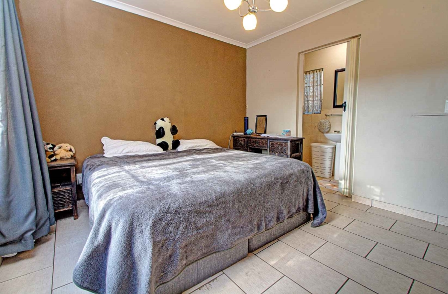3 Bedroom Property for Sale in Wilgeheuwel Gauteng
