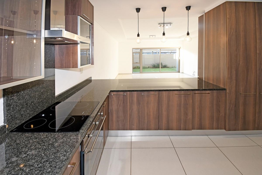 2 Bedroom Property for Sale in Oaklands Gauteng