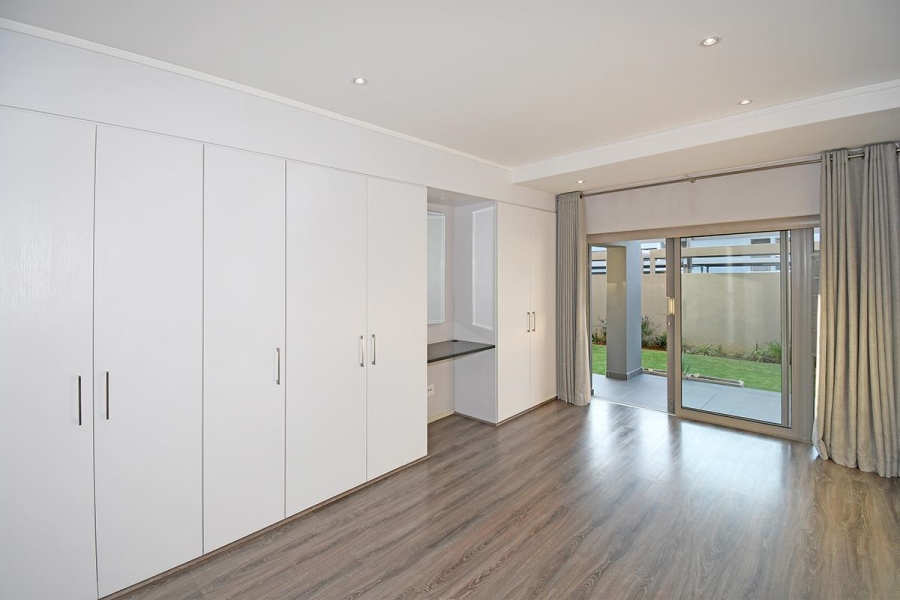 2 Bedroom Property for Sale in Oaklands Gauteng