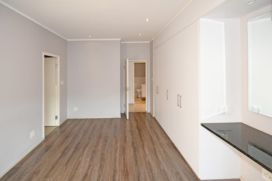 2 Bedroom Property for Sale in Oaklands Gauteng