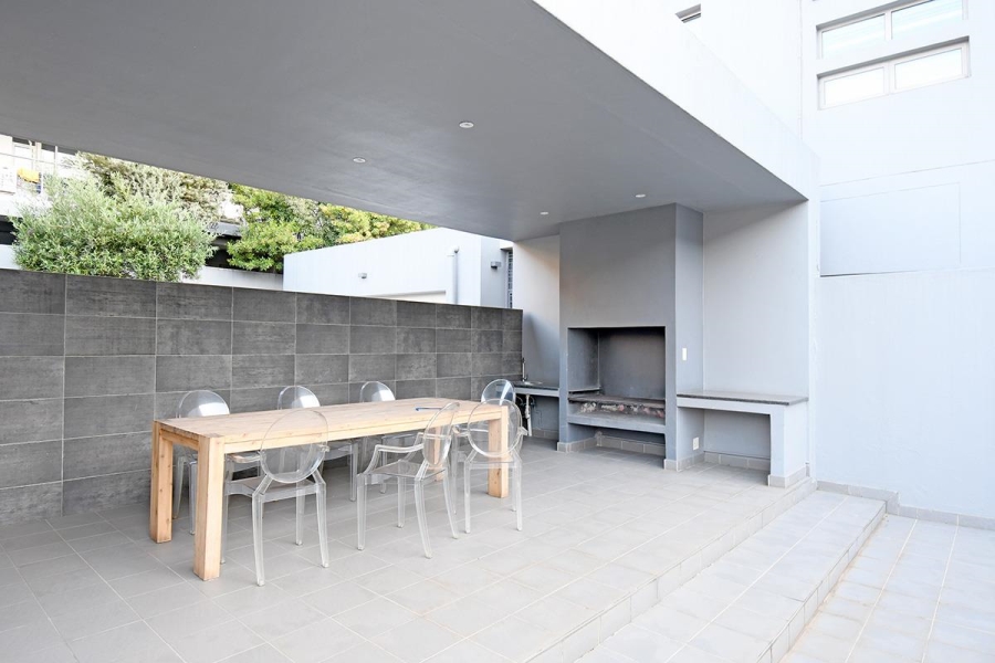 2 Bedroom Property for Sale in Oaklands Gauteng