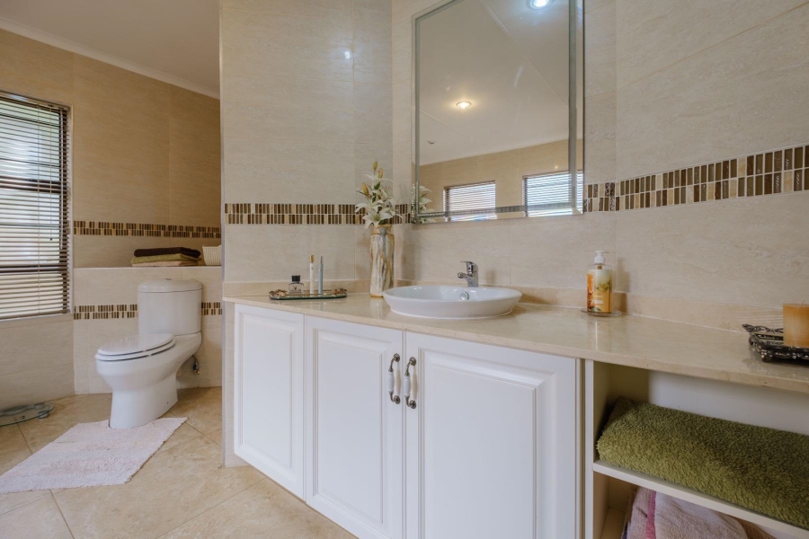 4 Bedroom Property for Sale in Wapadrand Gauteng