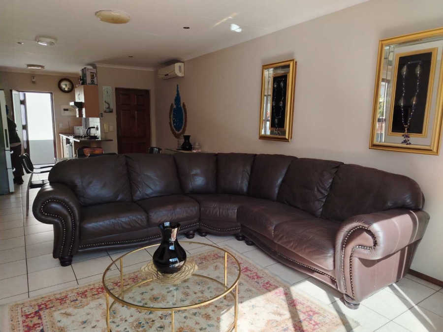 To Let 3 Bedroom Property for Rent in Suideroord Gauteng
