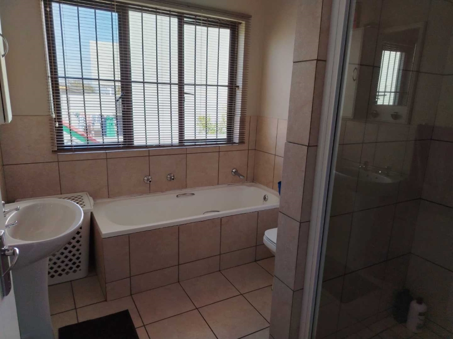 To Let 3 Bedroom Property for Rent in Suideroord Gauteng