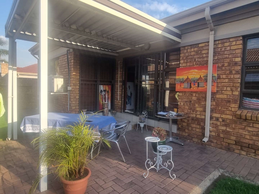 3 Bedroom Property for Sale in New Market Gauteng