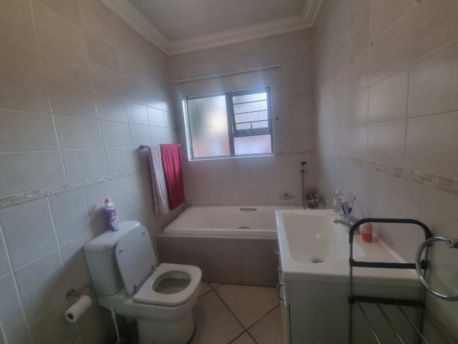 3 Bedroom Property for Sale in New Market Gauteng
