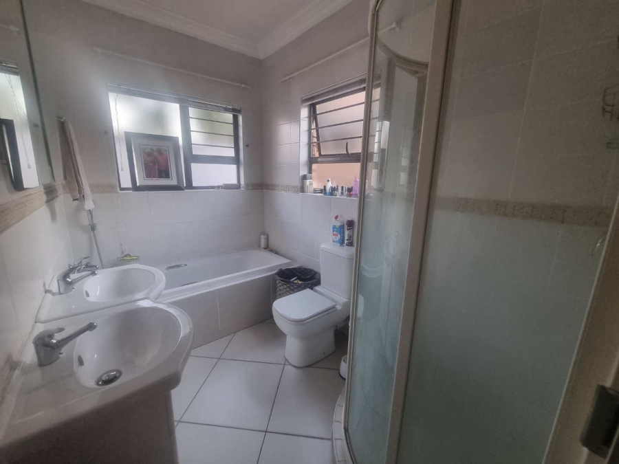 3 Bedroom Property for Sale in New Market Gauteng
