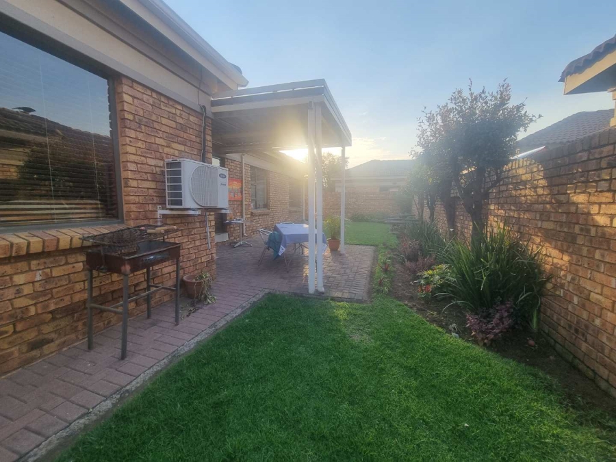 3 Bedroom Property for Sale in New Market Gauteng