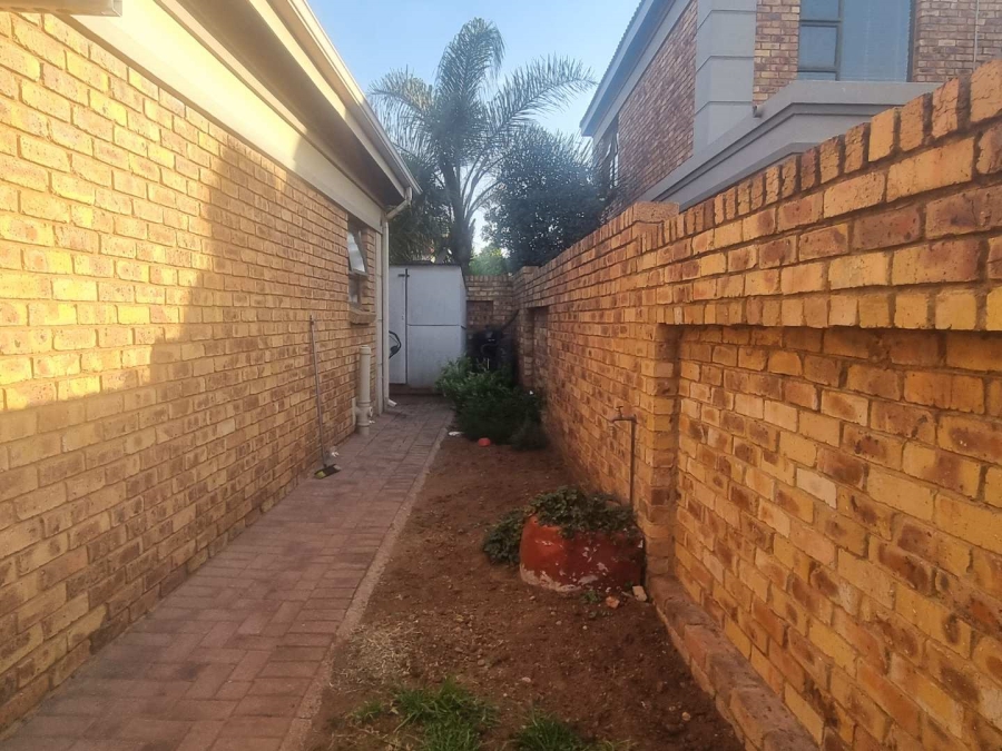3 Bedroom Property for Sale in New Market Gauteng