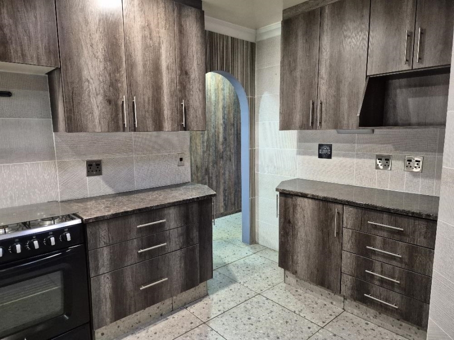 4 Bedroom Property for Sale in Sunward Park Gauteng