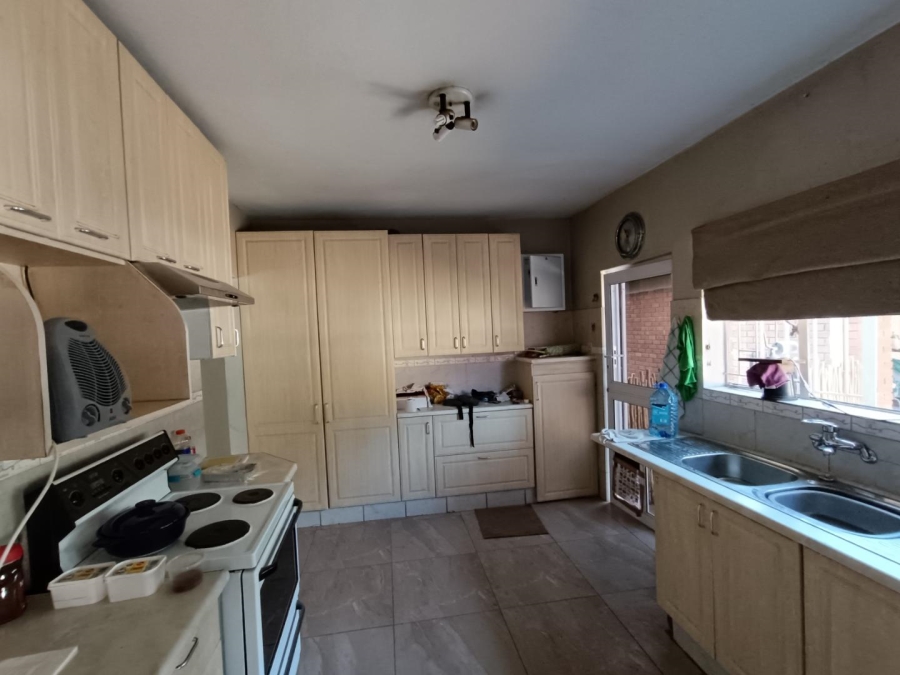 4 Bedroom Property for Sale in Wierda Park Gauteng