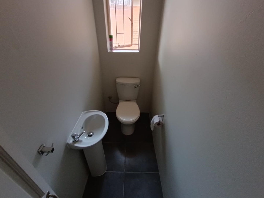 4 Bedroom Property for Sale in Wierda Park Gauteng