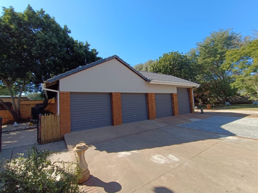 4 Bedroom Property for Sale in Wierda Park Gauteng